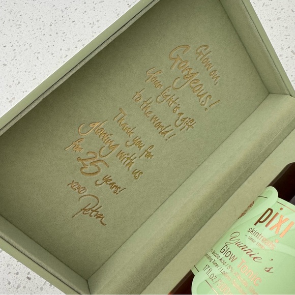 Pixi NIB 25th Anniversary Exfoliating Glow Tonic - Picture 3 of 8